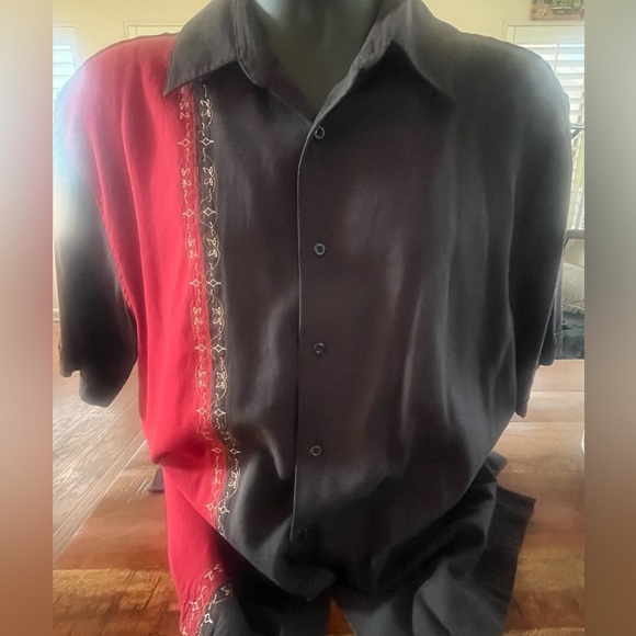 Sobrino Men’s Black and Red Short Sleeve Shirt - Picture 2 of 3